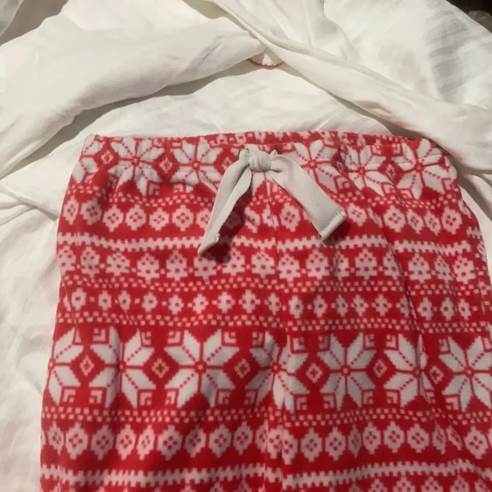 Carters 4t Christmas red white pj’s worn once